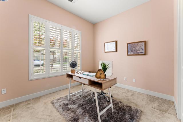 35607 Embassy Common, Fremont CA: https://media.crmls.org/mediaz/2fd50dc4-077a-406c-a19d-f487771c5b6b.jpg