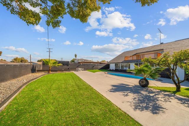1894 Wedgemere Road, El Cajon CA: https://media.crmls.org/mediaz/2fd560b5-0988-443b-baff-255dcd9be9e8.jpg