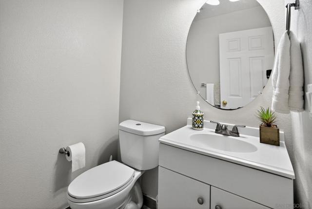 6289 Avenida De Las Vistas, San Diego CA: https://media.crmls.org/mediaz/2fd63ba0-7207-447b-9020-5140768b099e.jpg
