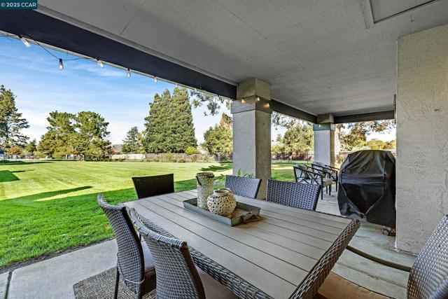 3716 Mesa Vista Dr, San Ramon CA: https://media.crmls.org/mediaz/2fd65ae6-4258-4032-a1a6-9807119819c7.jpg