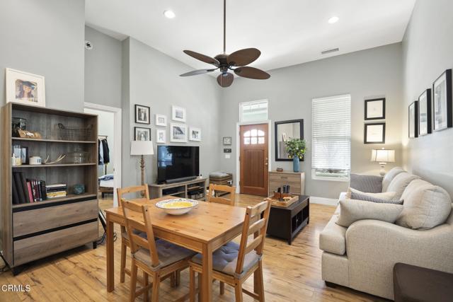 168 S Palm Street, Ventura CA: https://media.crmls.org/mediaz/2fd6be6d-f229-4c6a-adb1-64772aa16885.jpg