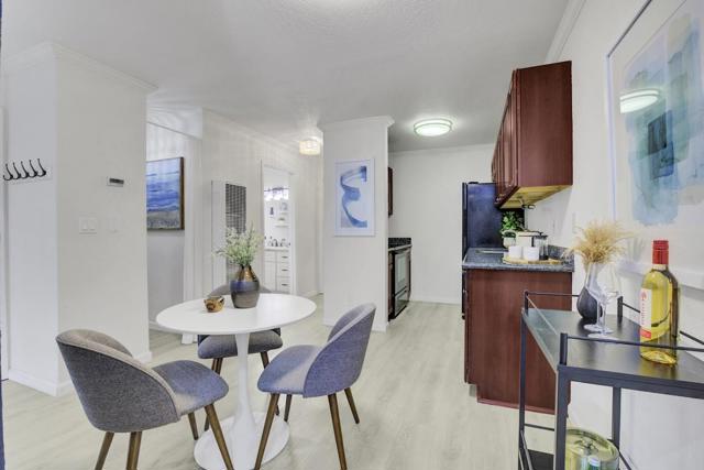 2742 Oak Road, Walnut Creek CA: https://media.crmls.org/mediaz/2fd7a6ef-3b99-407a-a8e9-4d5e0079ec51.jpg