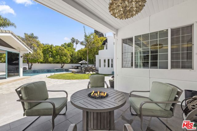 8944 Enfield Avenue, Sherwood Forest CA: https://media.crmls.org/mediaz/2fd7f87c-5de8-4972-b7fd-4a9d9743a564.jpg