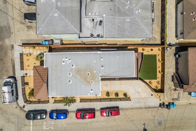 895 Laurel Avenue, Belmont CA: https://media.crmls.org/mediaz/2fd83a75-843e-4188-a56f-fee21c471757.jpg