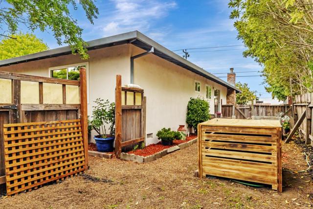 2259 Chanticleer Avenue, Santa Cruz CA: https://media.crmls.org/mediaz/2fd897be-5852-46d9-87c4-83f335dd1e0e.jpg