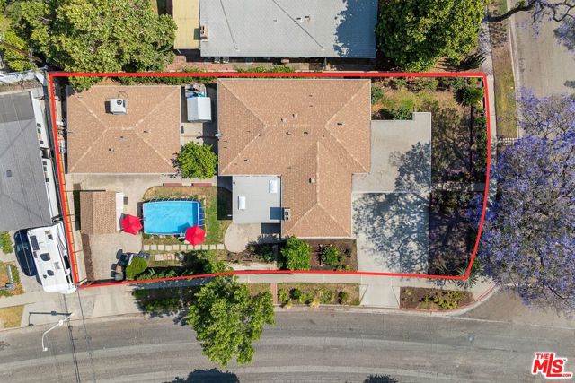 720 Maertin Lane, Fullerton CA: https://media.crmls.org/mediaz/2fd92300-532c-4f2f-a5db-cc643404236a.jpg