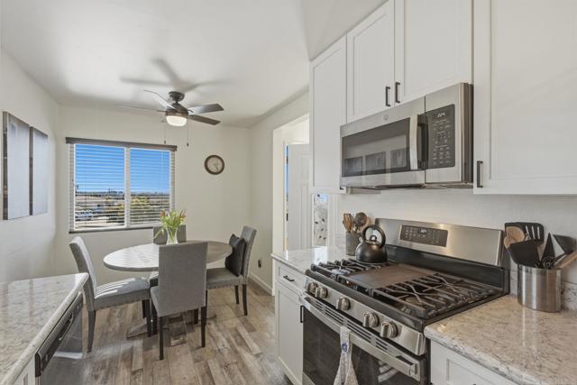 Detail Gallery Image 16 of 39 For 3176 Isabella Dr, Oceanside,  CA 92056 - 2 Beds | 2 Baths