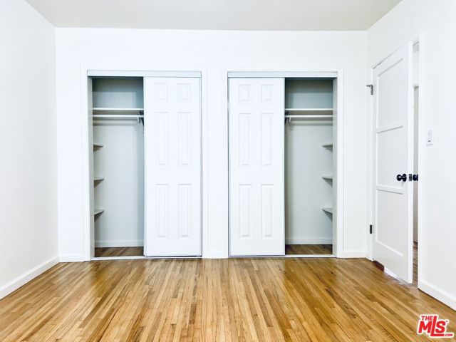 1839 N NORMANDIE Avenue, Los Angeles CA: https://media.crmls.org/mediaz/2fd964a4-f8fe-44f7-b4c5-29f10f8bfe7c.jpg