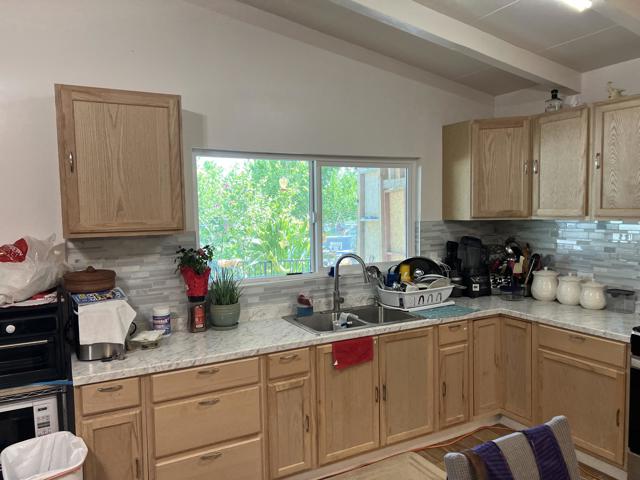21130 Hot Springs Road, Desert Hot Springs CA: https://media.crmls.org/mediaz/2fd9bc2e-8006-43fb-9f9b-ebfc10c5d958.jpg