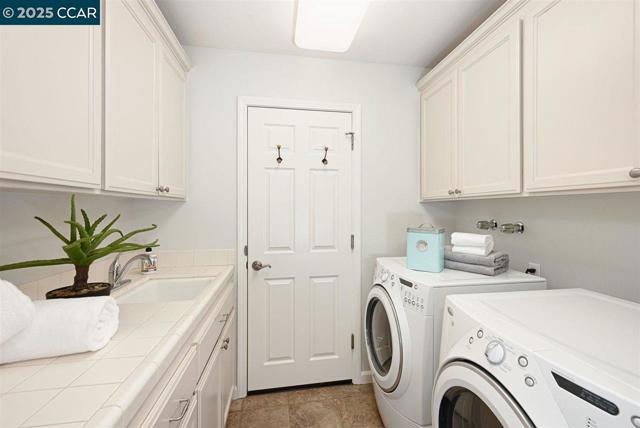 460 Silver Hollow Drive, Walnut Creek CA: https://media.crmls.org/mediaz/2fd9f7d3-e567-4e58-8d7e-39cf99ff9090.jpg