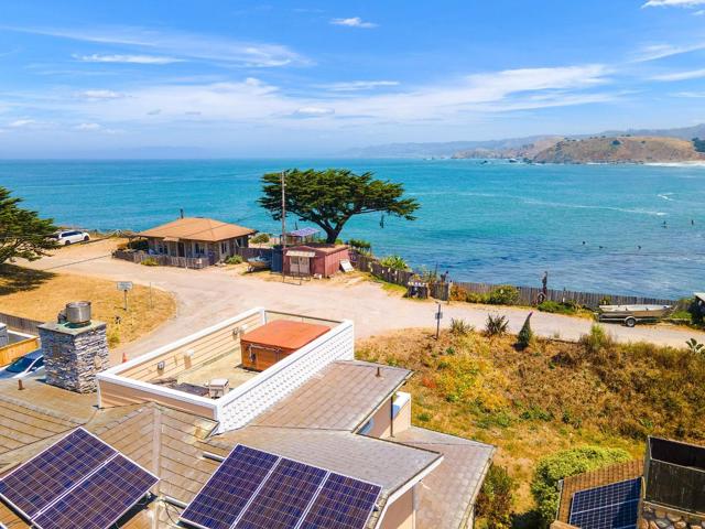 1207 Danmann Avenue, Pacifica CA: https://media.crmls.org/mediaz/2fda43c8-b491-41da-9a26-77bc62ae692e.jpg