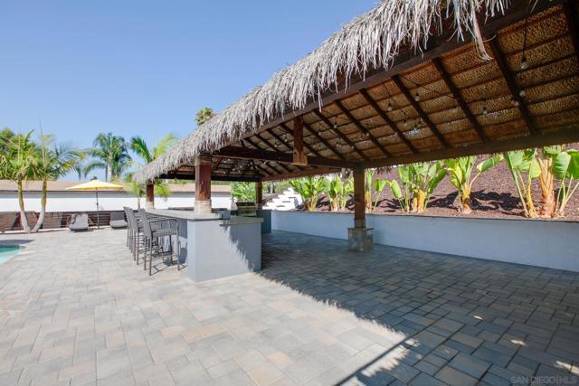 704 Matagual Dr, Vista CA: https://media.crmls.org/mediaz/2fdb63b2-16cb-4f26-8833-7b8956d507bb.jpg