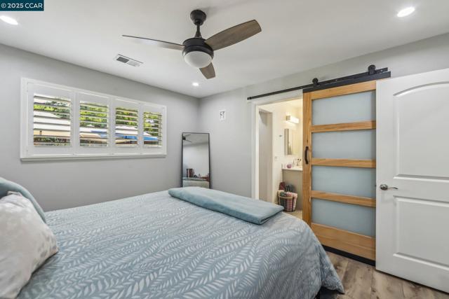 5521 Alaska Dr, Concord CA: https://media.crmls.org/mediaz/2fdb8325-f786-4af3-9584-e470fe2207c0.jpg