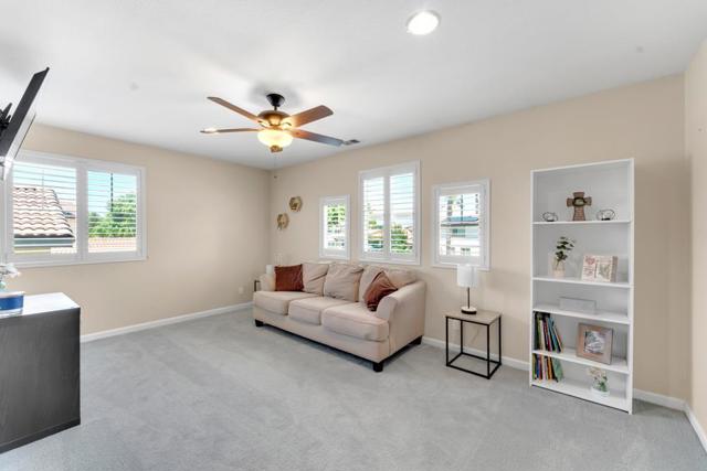 2369 S Creekside Drive, Los Banos CA: https://media.crmls.org/mediaz/2fdc4fad-ddce-444d-af8c-e6773f54efa8.jpg
