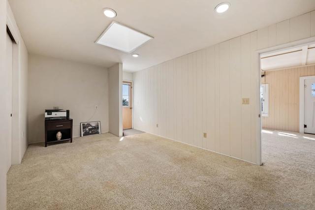 2231 Oak Hill Dr, Escondido CA: https://media.crmls.org/mediaz/2fdc660c-696a-4111-97ba-44388f133556.jpg
