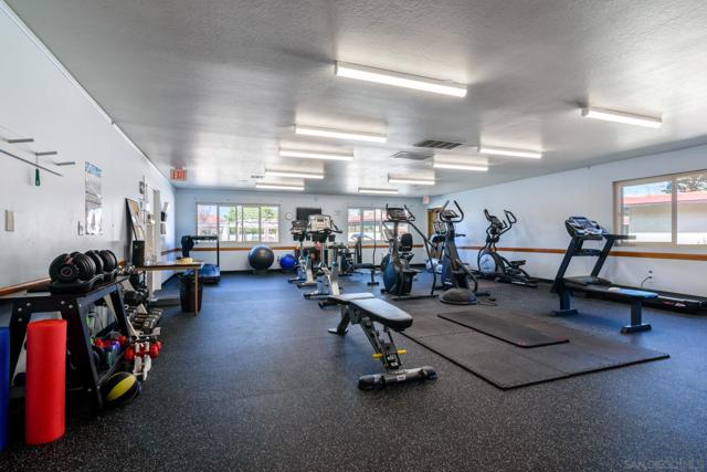 16656 Orilla Dr, San Diego CA: https://media.crmls.org/mediaz/2fdc76a8-d5bc-4dfb-8203-e8ac058a35d1.jpg