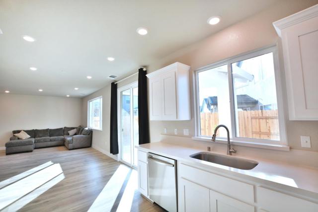 809 Big Range Way, Rocklin CA: https://media.crmls.org/mediaz/2fdcab98-f2ea-48e9-9d5f-4de79e64ec25.jpg