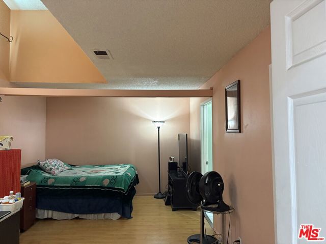 14411 Nordhoff Street, Panorama City CA: https://media.crmls.org/mediaz/2fdcb4d0-80dc-456e-b7cc-45d16d2d61c2.jpg