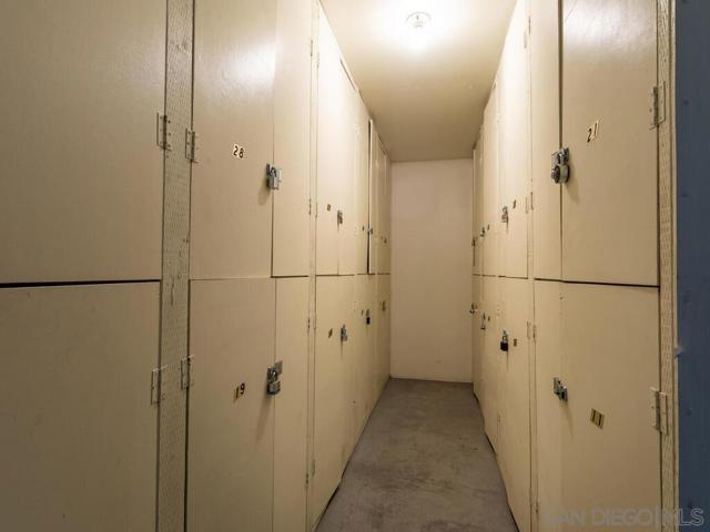 801 C Ave, Coronado CA: https://media.crmls.org/mediaz/2fdd7b87-d60b-4ac7-b1ee-52328457e251.jpg