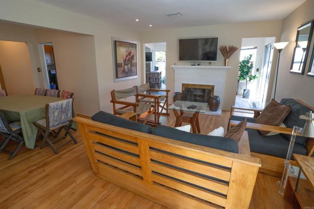 Detail Gallery Image 9 of 32 For 1533 10th St, Coronado,  CA 92118 - 4 Beds | 3 Baths