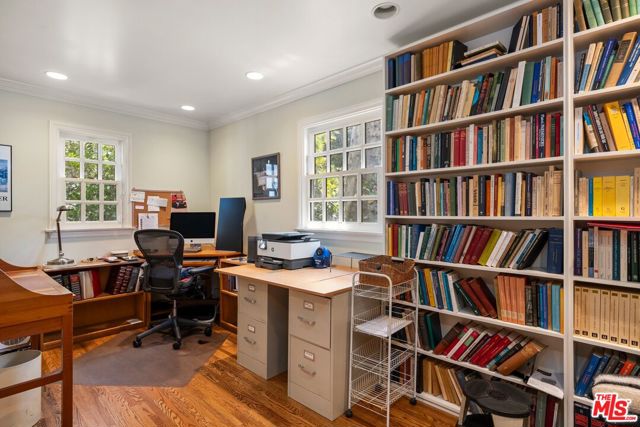 12309 9th Helena Drive, Los Angeles CA: https://media.crmls.org/mediaz/2fdeaf1a-3de9-4602-99e2-874ba5156ea1.jpg