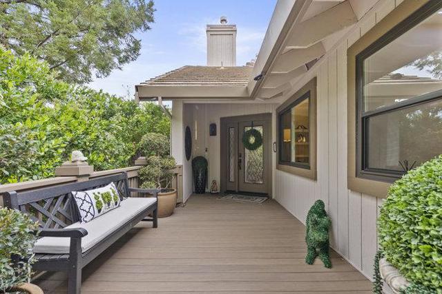 5958 Dry Oak Drive, San Jose CA: https://media.crmls.org/mediaz/2fdf4a98-45ed-4d12-b6e3-7b82d0591034.jpg