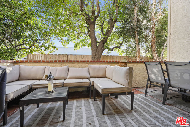 5245 Coldwater Canyon Avenue, Sherman Oaks CA: https://media.crmls.org/mediaz/2fdfda76-c225-48ce-81bf-0a0292dd4231.jpg