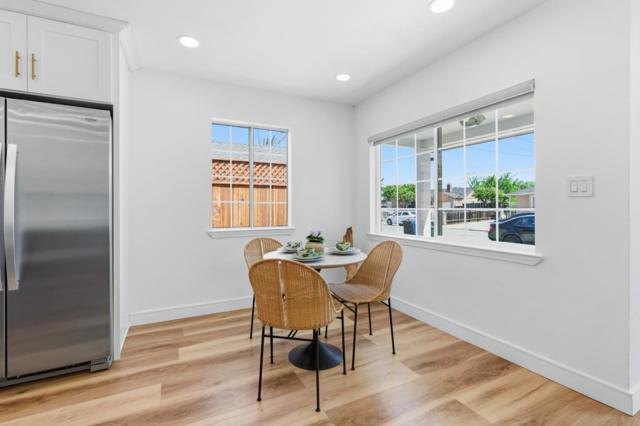 1257 Laurel Avenue, East Palo Alto CA: https://media.crmls.org/mediaz/2fe008ae-a504-4453-8e33-a44dcbe9c871.jpg