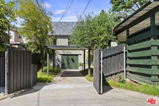 2fe0b744 5d1d 487e 85bb D8ceedb96c76