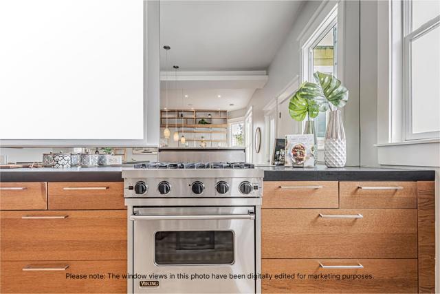 473 South Van Ness Avenue, San Francisco CA: https://media.crmls.org/mediaz/2fe0c9f3-1a2f-405f-826c-64ebc310a03a.jpg