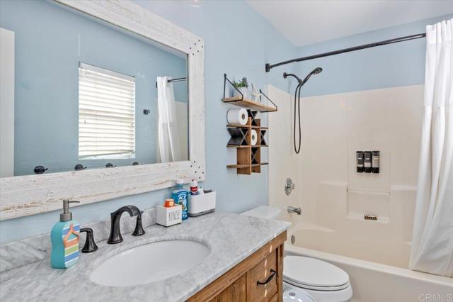750 Corte Manolito, San Marcos CA: https://media.crmls.org/mediaz/2fe1661b-dba6-4775-a2bd-f14ee49fee2e.jpg
