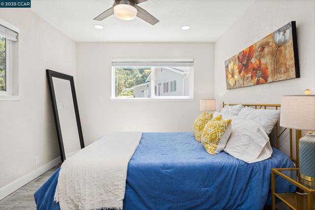 40 Loma Vista, Walnut Creek CA: https://media.crmls.org/mediaz/2fe180f6-318f-454b-9e33-5c875a70b6b5.jpg