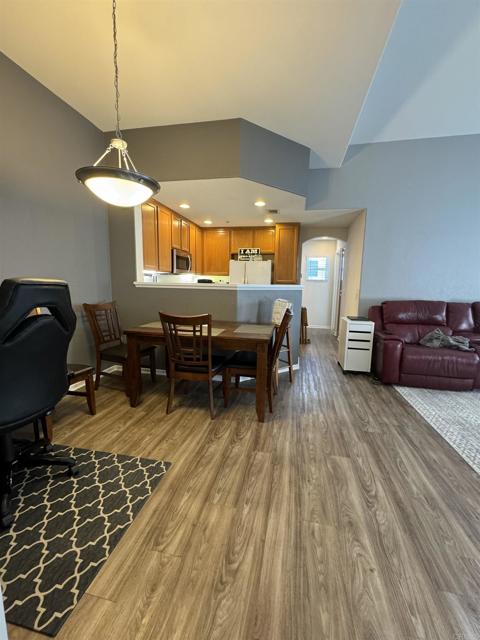 Detail Gallery Image 2 of 38 For 16941 Meadowlark Ridge Rd #1,  Rancho Bernardo (San Diego),  CA 92127 - 2 Beds | 2 Baths