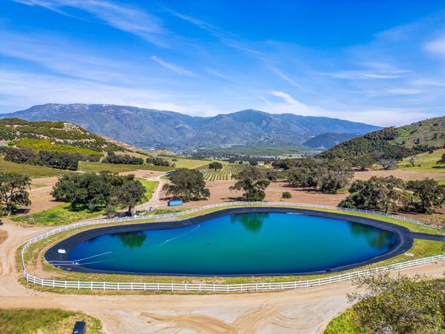 14224 Old Cole Grade Road, Pauma Valley CA: https://media.crmls.org/mediaz/2fe1fd12-08de-439e-9a2b-1f1b4889ab42.jpg