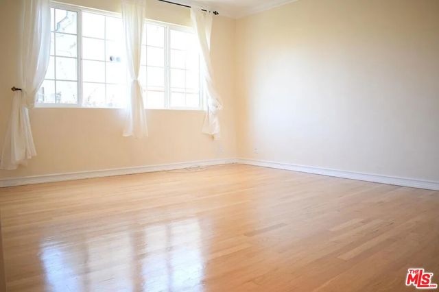 1119 22nd Street, Santa Monica CA: https://media.crmls.org/mediaz/2fe2b433-f5c5-469a-a6c8-0e21ea1224a0.jpg