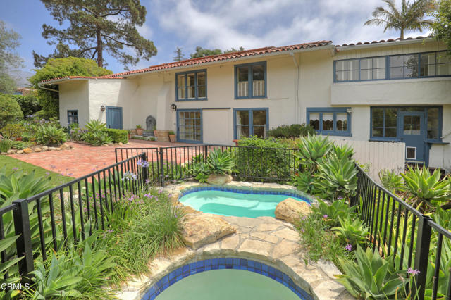 2607 Puesta Del Sol, Santa Barbara CA: https://media.crmls.org/mediaz/2fe2d124-f0b3-4ddb-aa2b-55540be60a2e.jpg