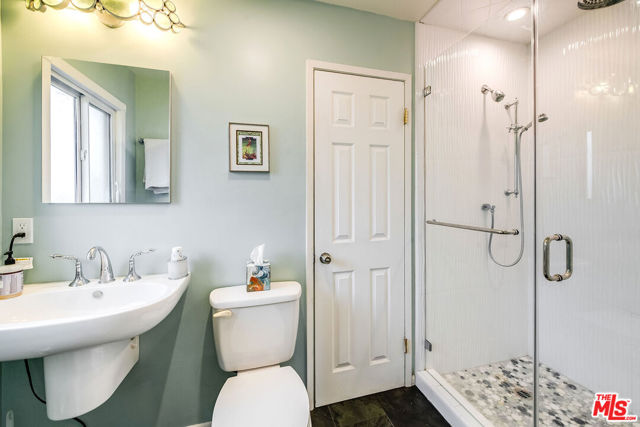 15361 Archwood Street, Van Nuys CA: https://media.crmls.org/mediaz/2fe2fbe3-f3b4-4f0a-8549-9f6ef56ef56d.jpg