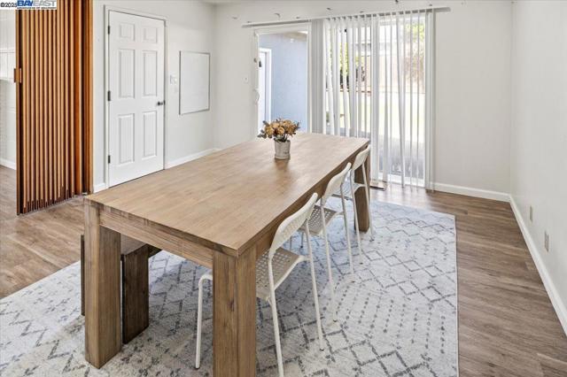 4105 Heyer Ave, Castro Valley CA: https://media.crmls.org/mediaz/2fe308ec-d24d-4879-8304-515eb8fa9236.jpg