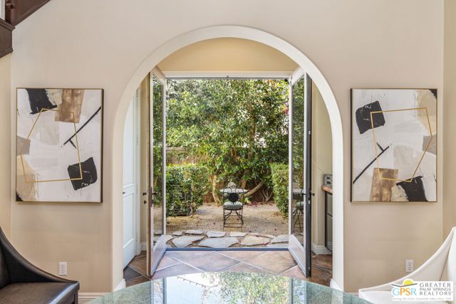 4284 Arcada Street, Palm Springs CA: https://media.crmls.org/mediaz/2fe32582-6047-402b-b6fb-c903cd033c72.jpg