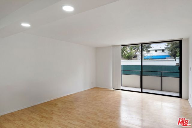 10535 Wilshire Boulevard, Los Angeles CA: https://media.crmls.org/mediaz/2fe33998-1af9-409c-87bf-350f14cb51fd.jpg