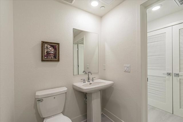 Image 26 of 43 For 45188 Ambition Street 201