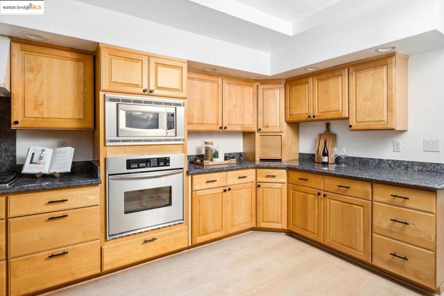 128 Alamo Sq, Alamo CA: https://media.crmls.org/mediaz/2fe38923-e04b-487f-8479-4429e0424851.jpg