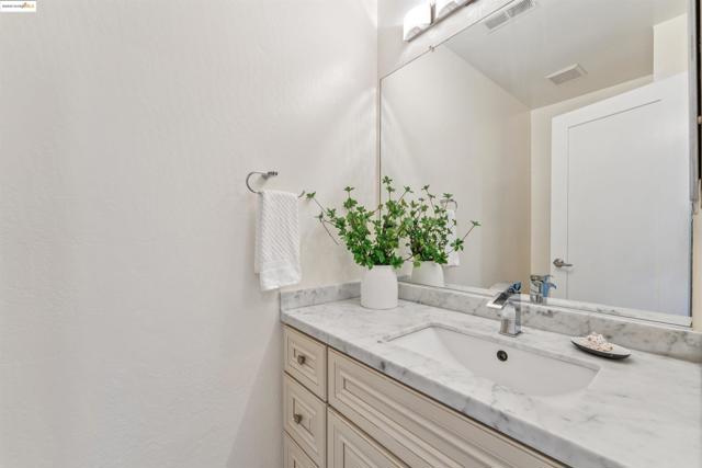 3732 Northridge Dr, Richmond CA: https://media.crmls.org/mediaz/2fe39342-167a-4117-9d20-1dccef180b4e.jpg