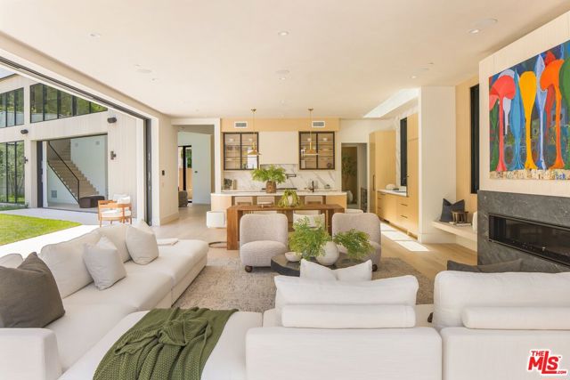 1749 Mandeville Lane, Los Angeles CA: https://media.crmls.org/mediaz/2fe419da-614a-4392-99a6-a43c59f4f2a8.jpg