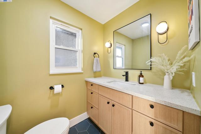 201 Amherst Ave, Kensington CA: https://media.crmls.org/mediaz/2fe441e8-94f6-4d14-b60c-0c597dd67976.jpg