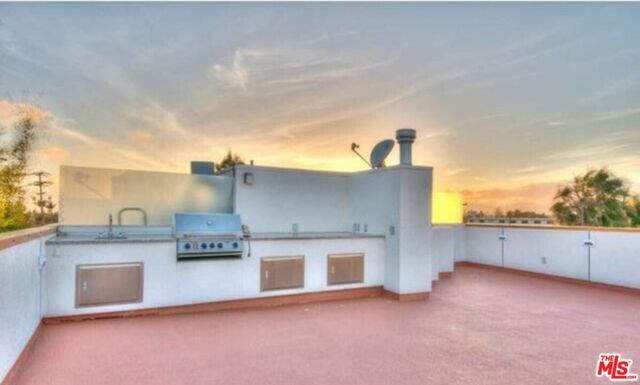 2452 Penmar Avenue, Venice CA: https://media.crmls.org/mediaz/2fe47084-b249-4fdd-9a4a-f8a8a1537a4a.jpg