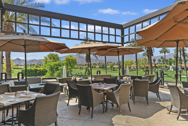 379 Tomahawk Drive, Palm Desert CA: https://media.crmls.org/mediaz/2fe4dcb6-fdab-4c7c-91b9-e7123017ac09.jpg