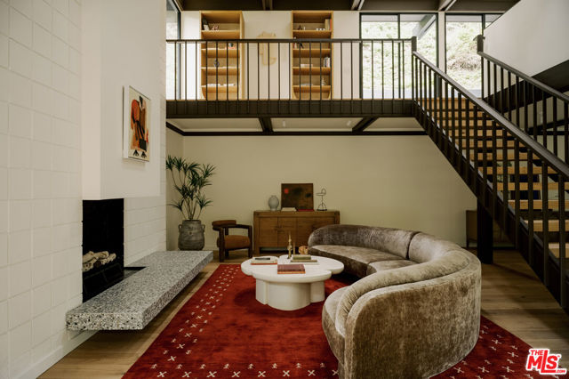 5649 Valley Oak Drive, Los Angeles CA: https://media.crmls.org/mediaz/2fe5628e-952e-45d5-8427-c58cbadbac1b.jpg