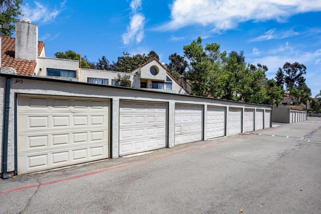 345 N Melrose Dr, Vista CA: https://media.crmls.org/mediaz/2fe5ddc2-3125-42c6-889a-7dd4605c5bb8.jpg