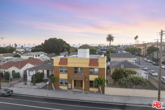 383 W 14th Street, San Pedro CA: https://media.crmls.org/mediaz/2fe5ea8c-7aca-4403-8cb8-7cf418d9159b.jpg